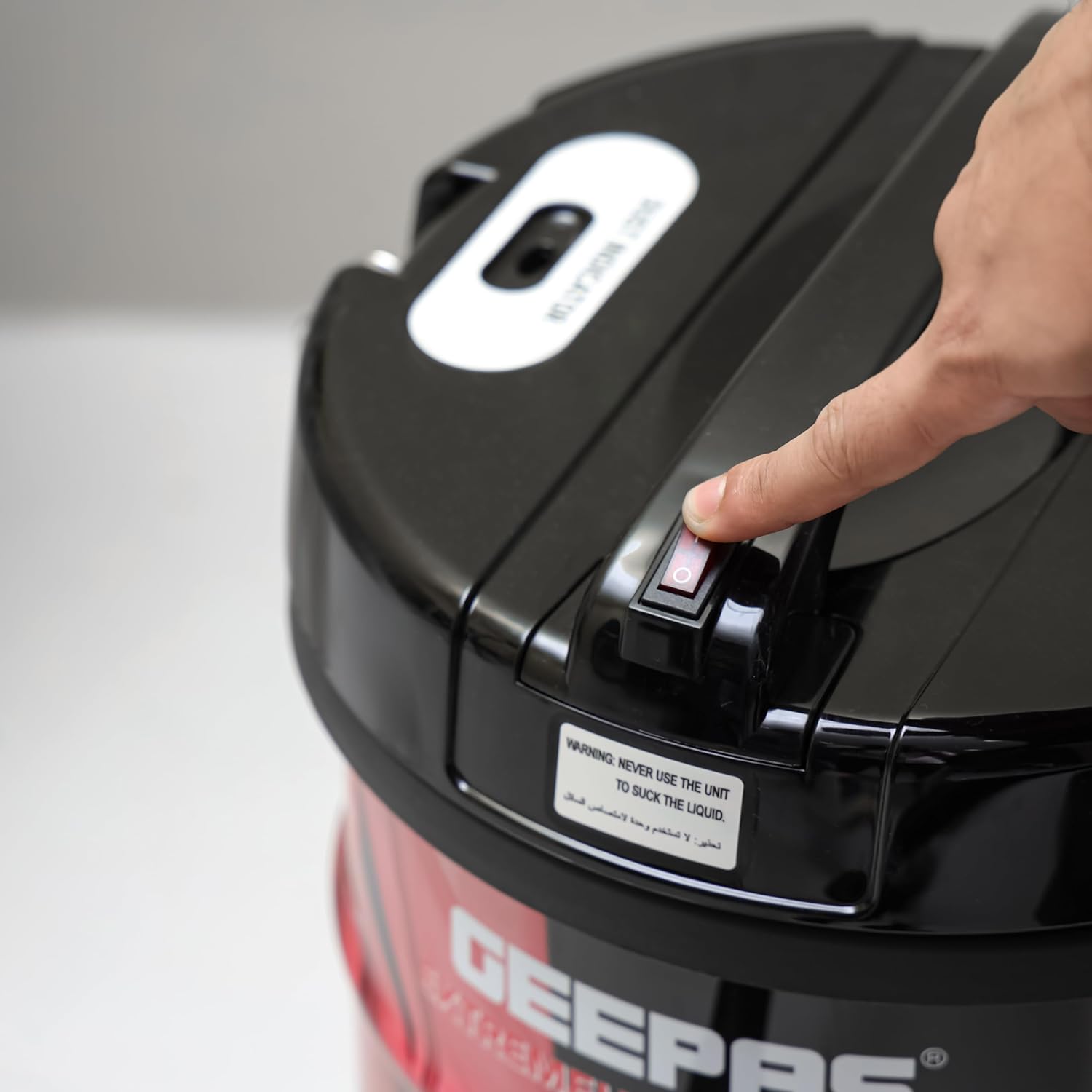 Geepas Torbasız  Elektrikli Süpürge (2598N)